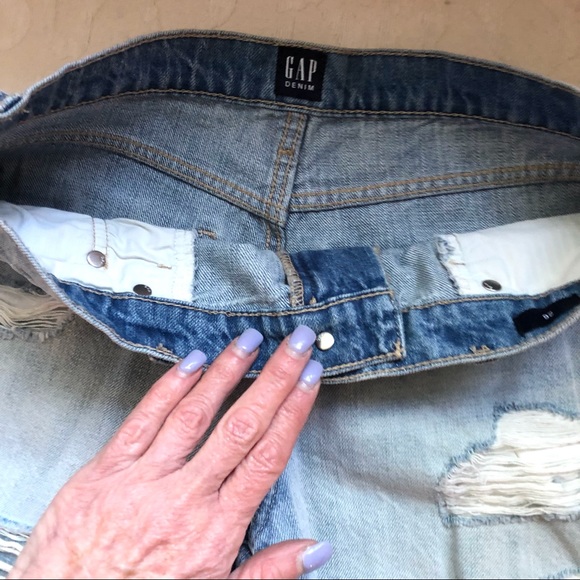 Gap light distressed jean cut off shorts 26 - Picture 2 of 3